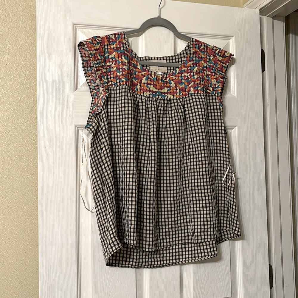 Savanna Jane Embroidered Top